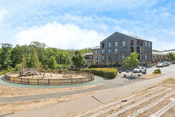 2 Bedroom Flat For Sale In Lakewood Drive, Tunbridge Wells, Kent, TN2