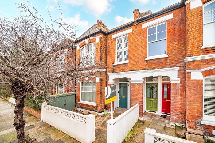 2 Bedroom Flat For Sale In Midmoor Road, Balham, SW12