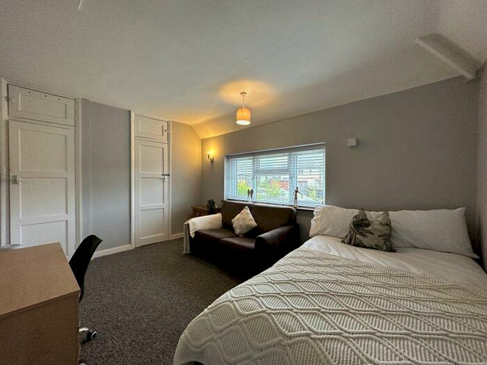 5 Bedroom Semi-Detached House To Rent In Hornby Road, Brighton, BN2