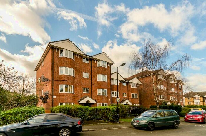 2 Bedroom Maisonette To Rent In Rossetti Road, South Bermondsey, London, SE16