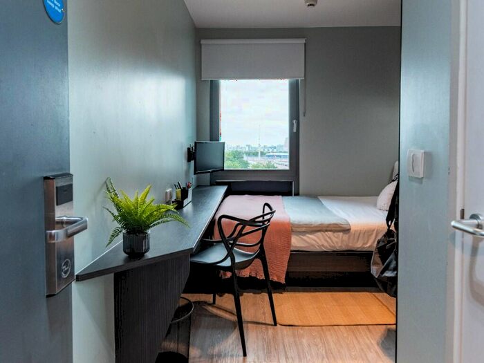 Studio To Rent In Old Oak Lane, London, NW10