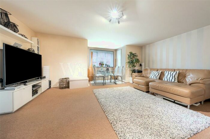 2 Bedroom Apartment To Rent In Dairyman Close, London, NW2