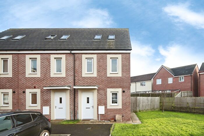 3 Bedroom End Terrace House For Sale In Hamilton Drive, Bridgwater, TA6