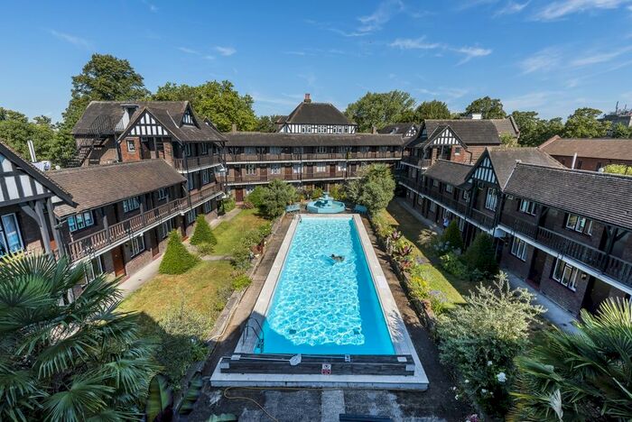 Studio To Rent In Tudor Close, Brixton Hill, London, SW2