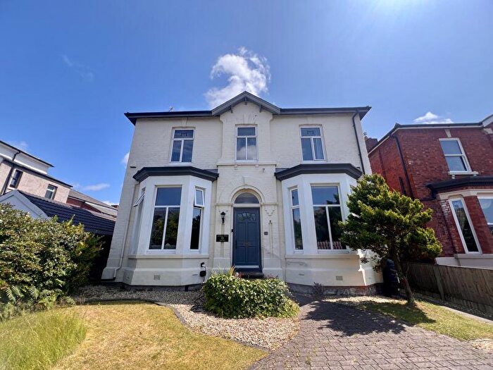 4 Bedroom Detached House To Rent In Golf Open - Part Street, Southport - Sleeps, PR8