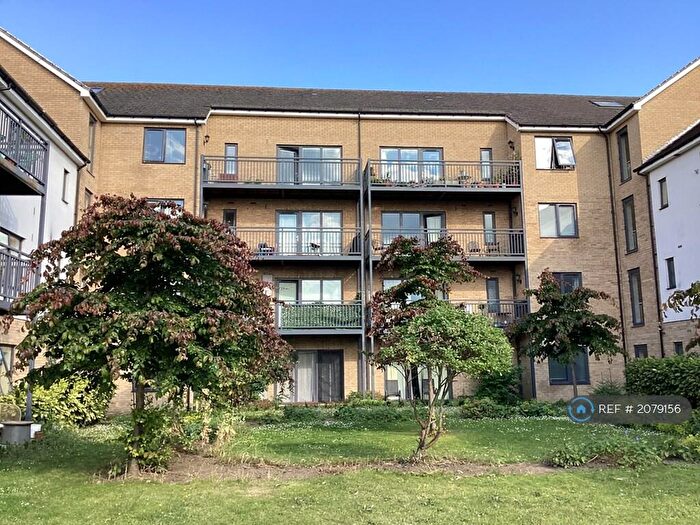 3 Bedroom Flat To Rent In Watson Place, London, SE25