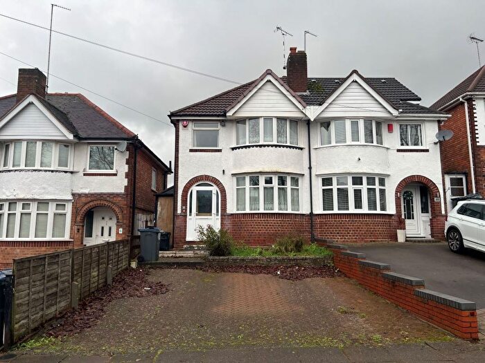 3 Bedroom Semi Detached House For Sale In Gleneagles Road, Sheldon, Birmingham, B26