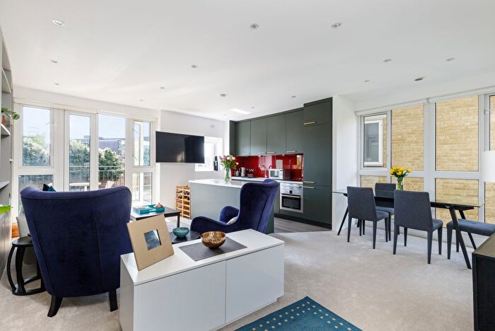 2 Bedroom Flat To Rent In Thomas More Street, London, E1W