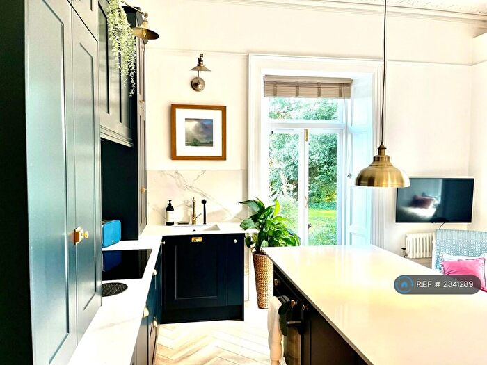 2 Bedroom Flat To Rent In Fore St, Exeter, EX1