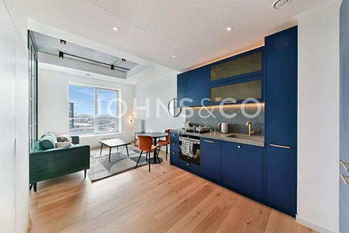 Apartment To Rent In Douglass Tower, Goodluck Hope, London, E14