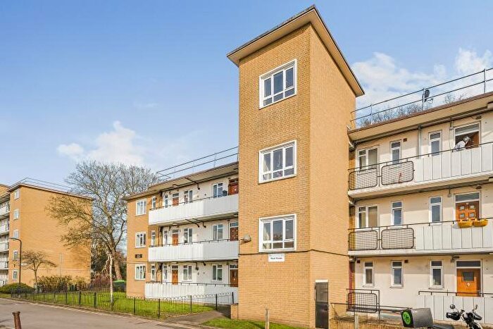 2 Bedroom Flat For Sale In West House, Weir Road, London, SW12