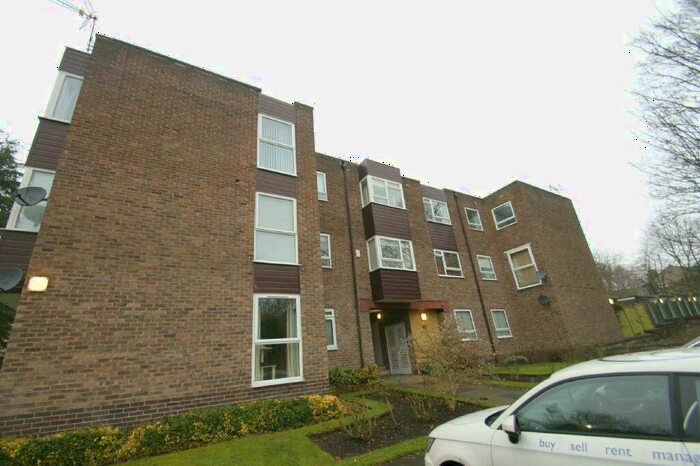 2 Bedroom Flat To Rent In Park Villa Court, Leeds, LS8