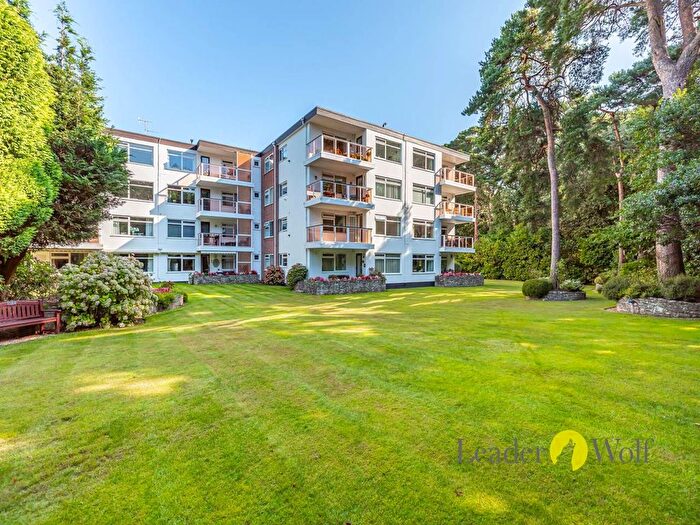 3 Bedroom Flat To Rent In Martello Road South, Canford Cliffs, Poole, BH13