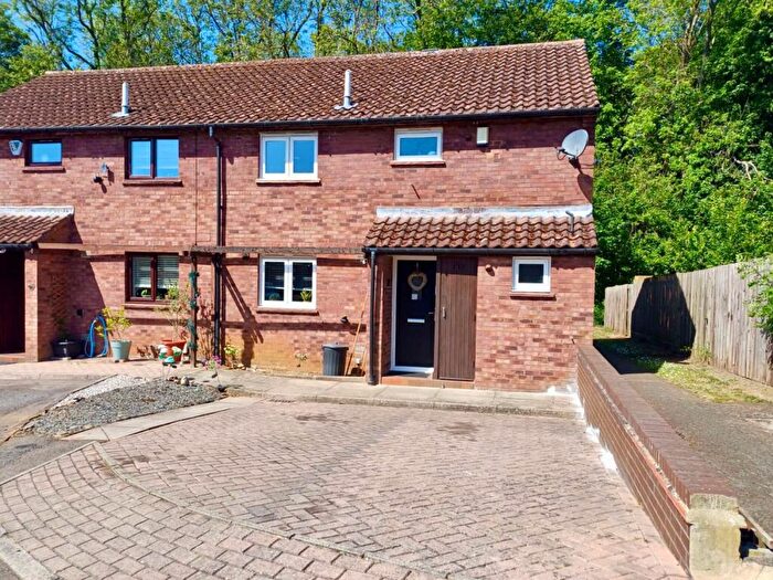 3 Bedroom End Of Terrace House For Sale In Arlbury Road, Woodfields, NN3