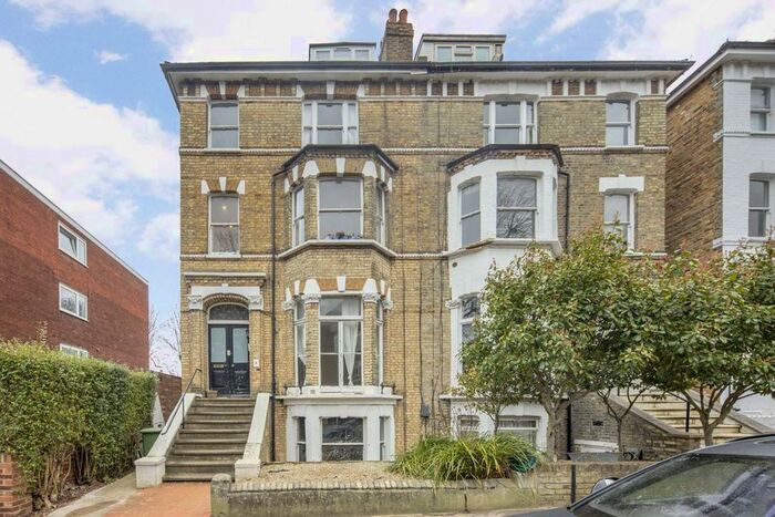 2 Bedroom Flat To Rent In Cardigan Road, Richmond, TW10