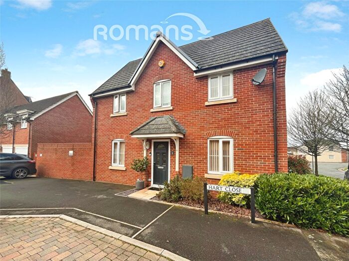 3 Bedroom End Terrace House For Sale In Hart Close, Royal Wootton Bassett, Swindon, SN4