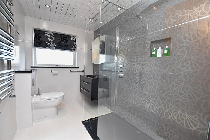 4 Bedroom Detached House For Sale In Berse Gardens, Berse Road, Caego, LL11