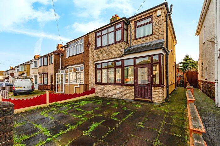 3 Bedroom Semi-Detached House For Sale In Waite Road, Willenhall, WV13