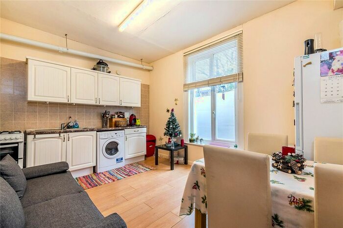 1 Bedroom Flat To Rent In Tyrrell Road, East Dulwich, London, SE22