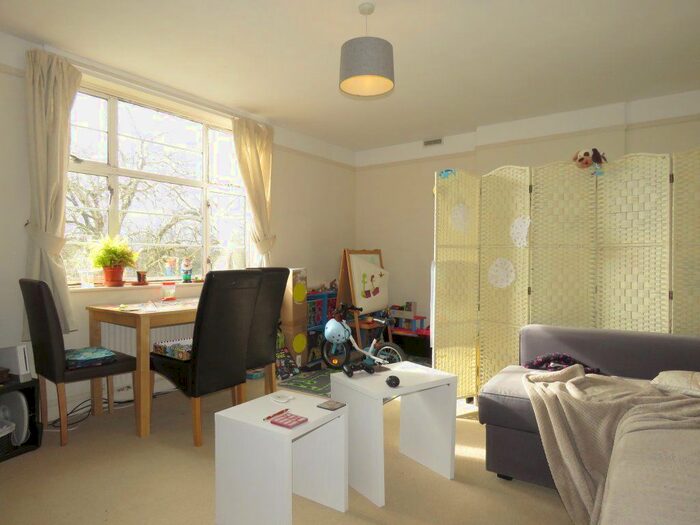 1 Bedroom Flat To Rent In Spencer Court, Wandsworth, London, SW18