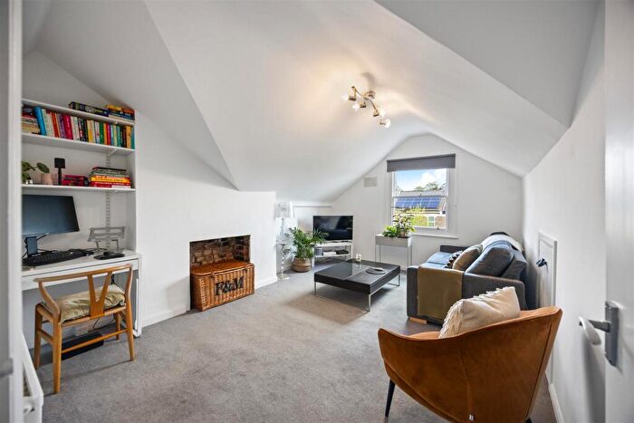 1 Bedroom Flat To Rent In Fordwych Road, London, NW2