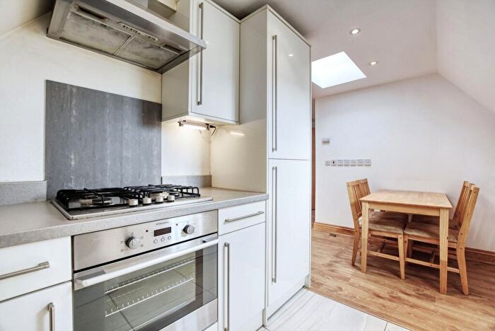 1 Bedroom Flat To Rent In Ossulton Way London, N2