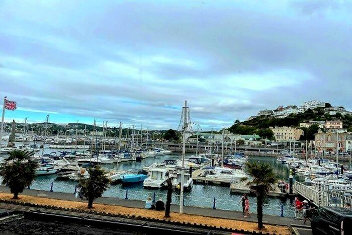 6 Bedroom Property To Rent In Victoria Parade, Torquay, TQ1