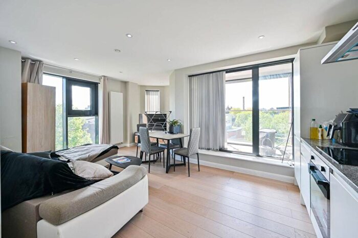 2 Bedroom Flat For Sale In Ilderton Road, South Bermondsey, London, SE16