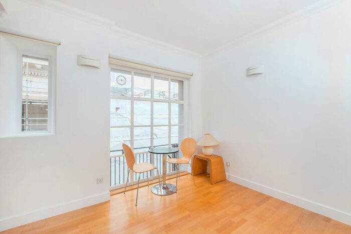 Studio To Rent In Trinity Square, Tower Of London, London, EC3N