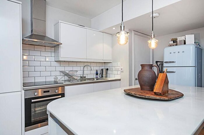 2 Bedroom Flat To Rent In Haggerston Studios, Haggerston, London, E8