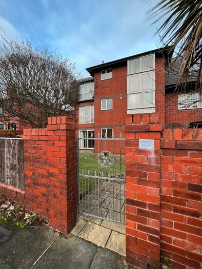 2 Bedroom Flat To Rent In Somerset Court, Blackpool, Lancashire, FY1