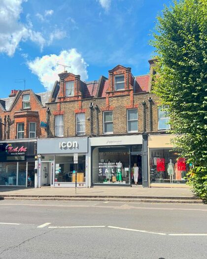 2 Bedroom Flat To Rent In High Road, London, N12