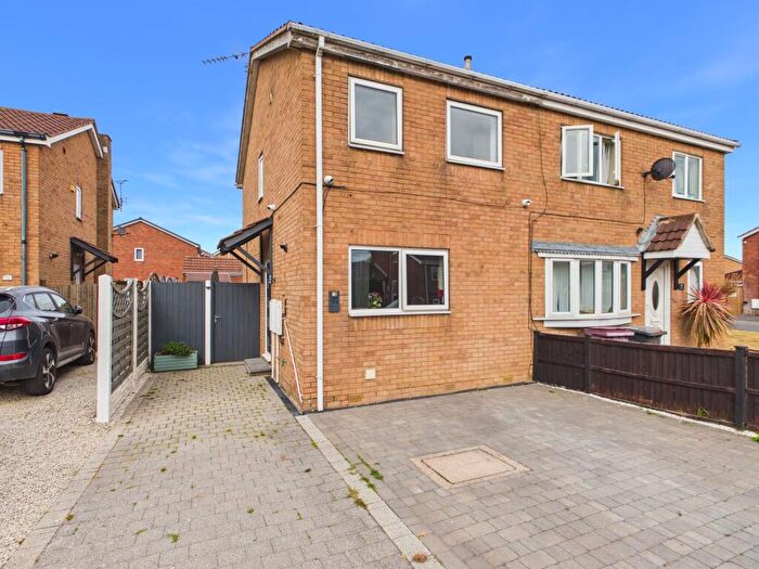 2 Bedroom Semi-Detached House For Sale In Meadow View, Holmewood, S42
