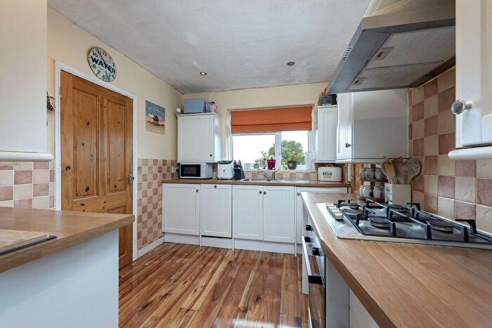3 Bedroom Apartment For Sale In Oakhill Road, Sutton, SM1