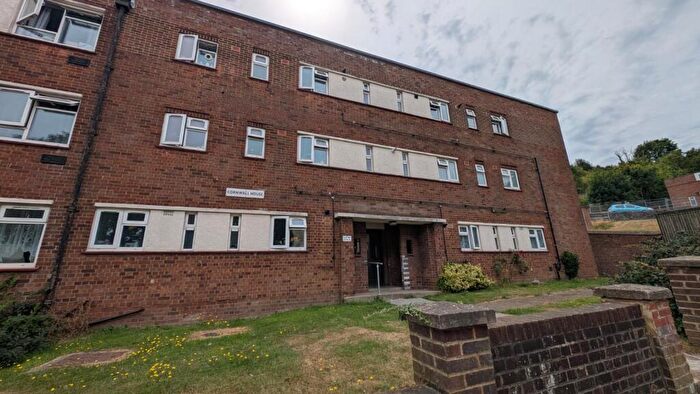 2 Bedroom Flat To Rent In Cornwall House, Military Road, Dover, Kent, CT17