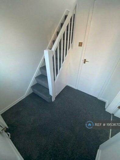 3 Bedroom Semi-Detached House To Rent In Light Oaks Road, Salford, M6