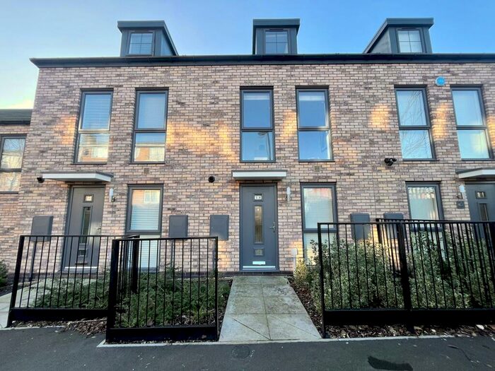 3 Bedroom Town House To Rent In Mowbray Street, Birmingham, B5