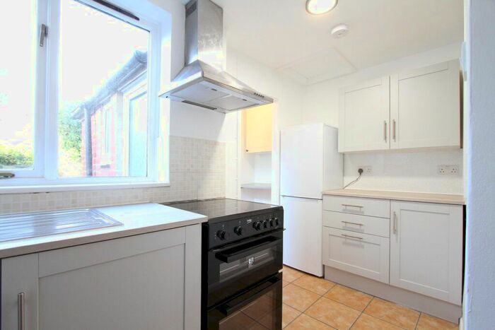 3 Bedroom Town House To Rent In Broughton Road, Banbury, Oxon, OX16