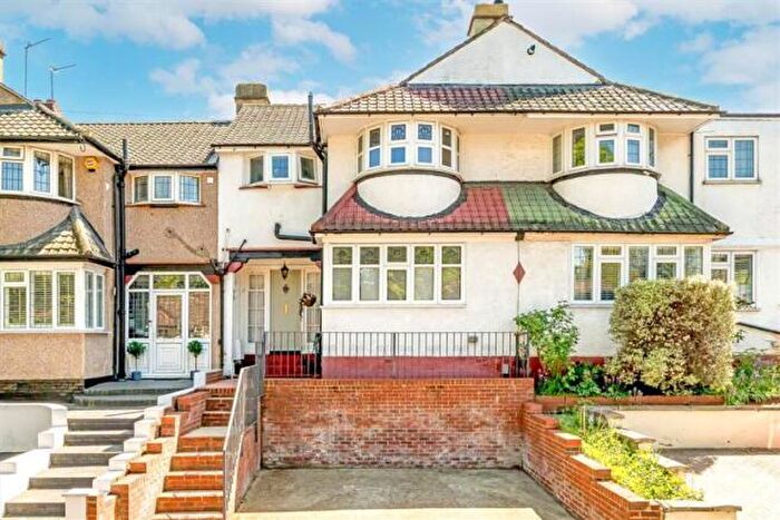 3 Bedroom Terraced House For Sale In Ridgeway Drive, Bromley, BR1