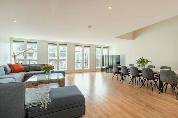 3 Bedroom Flat To Rent In Shandwick Place, Edinburgh, EH2