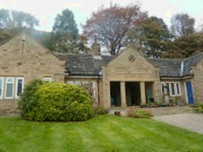 1 Bedroom Detached House To Rent In Ashwell Road, Manningham, Bradford, West Yorkshire, Uk, BD8