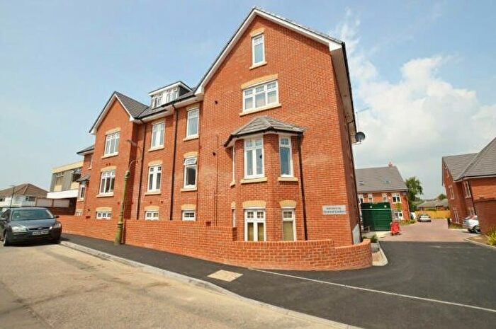 1 Bedroom Flat To Rent In Cromwell Gardens, Bournemouth, BH5