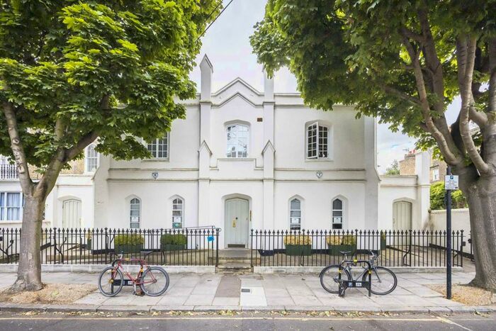 2 Bedroom Apartment To Rent In Cloudesley Street, Islington, N1