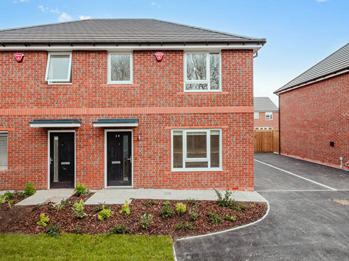 4 Bedroom House To Rent In Irwell Vale, Bury, M26