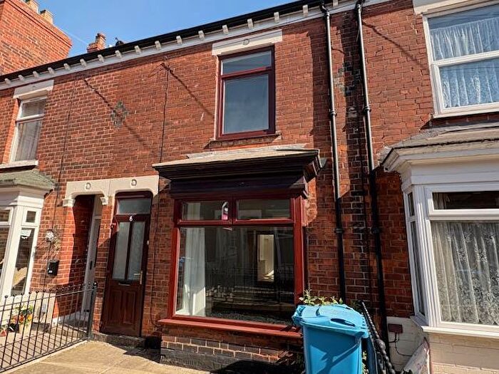 2 Bedroom House To Rent In Crompton Villas, Estcourt Street, Hull, HU9