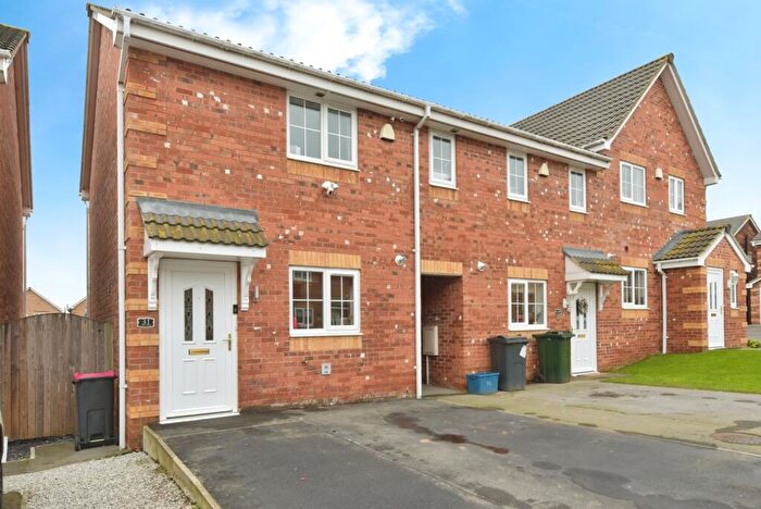 3 Bedroom End Of Terrace House For Sale In Ashby Drive, Kiveton Park, Sheffield, South Yorkshire, S26