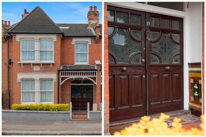 4 Bedroom Semi-Detached House For Sale In Clyde Circus, London, N15