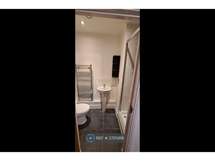 2 Bedroom Flat To Rent In Serenity Close, Harrow, HA2