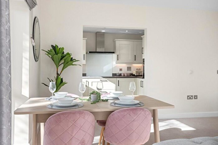 2 Bedroom Apartment For Sale In The Beacons, Chelmsford, Essex, CM1