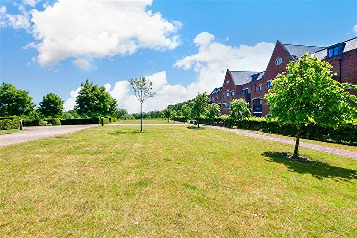 2 Bedroom Flat For Sale In Little Trodgers Lane, Mayfield, East Sussex, TN20